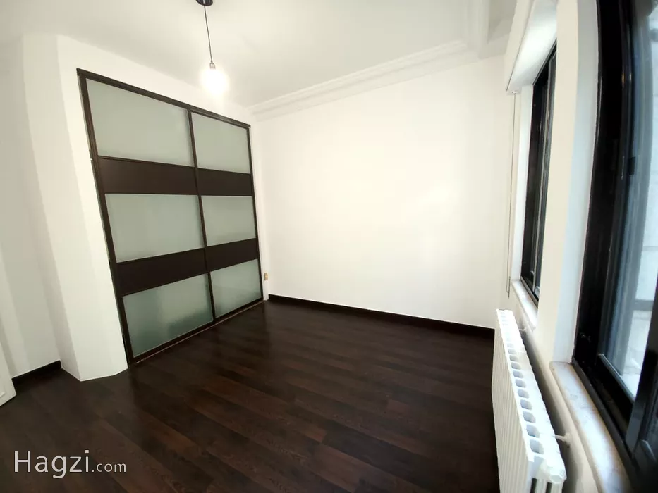 Image slider -  - main image