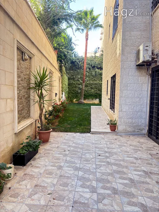 Image slider -  - main image