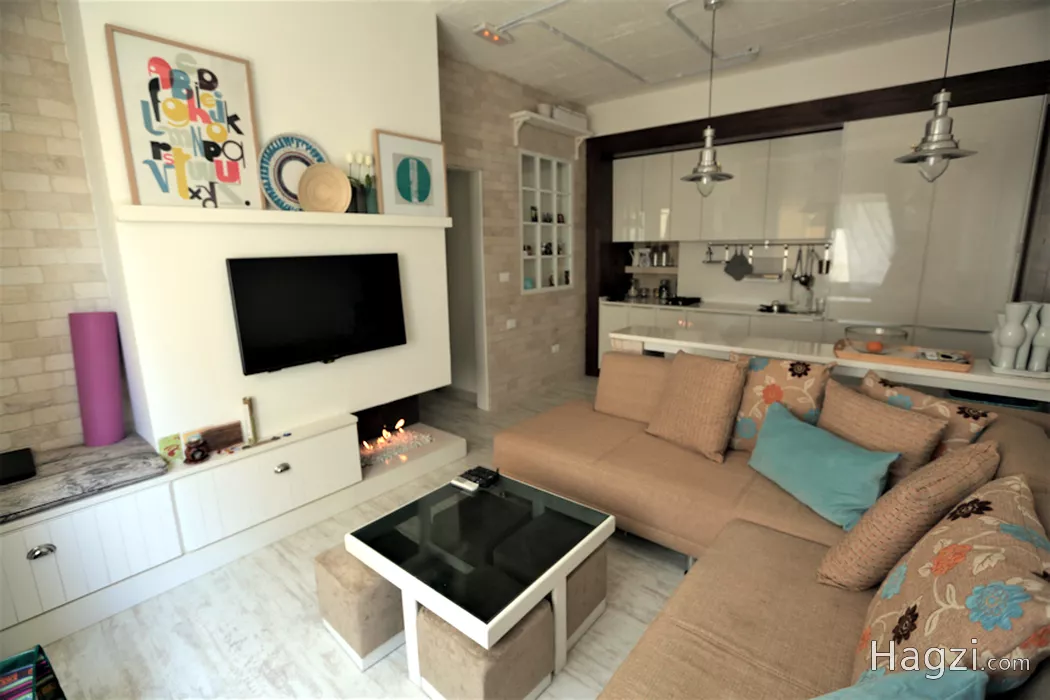 Image slider -  - main image