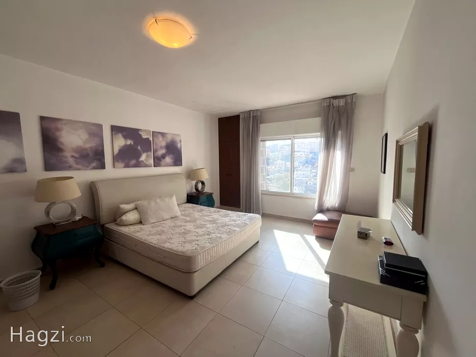 Image slider -  - main image