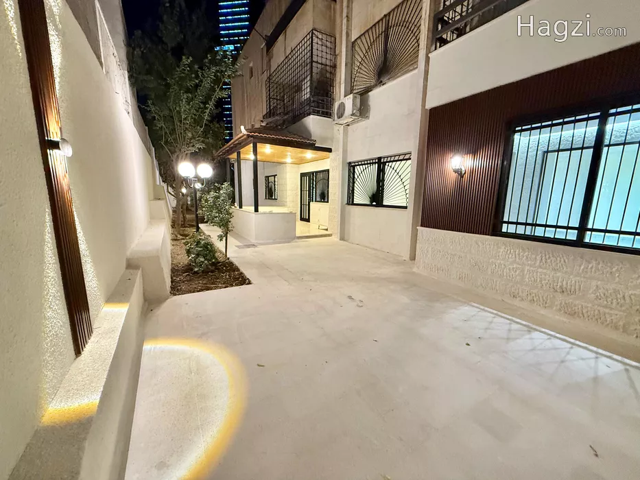 Image slider -  - main image