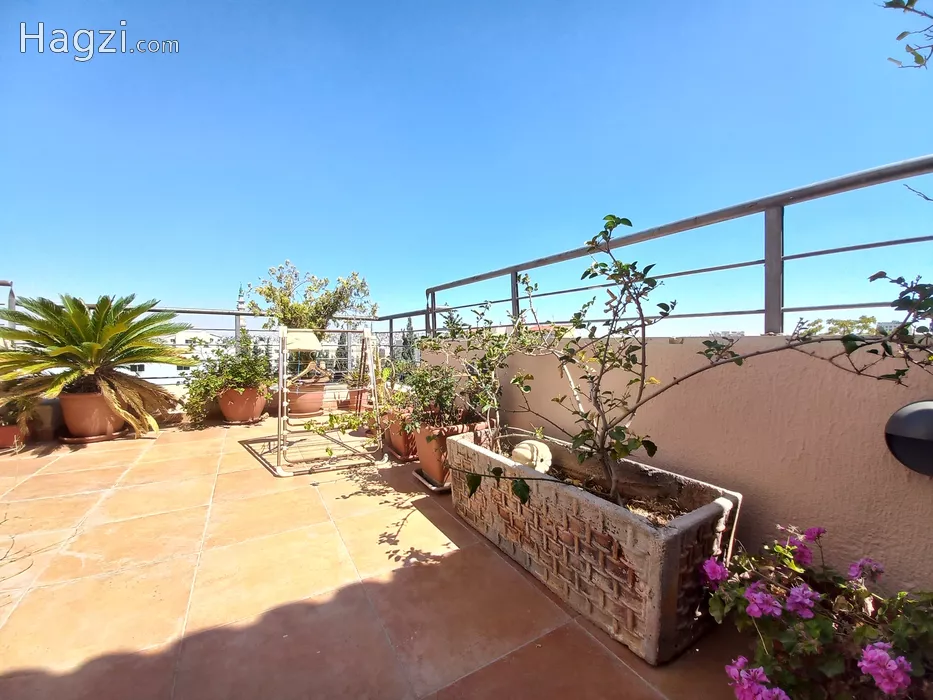 Image slider -  - main image