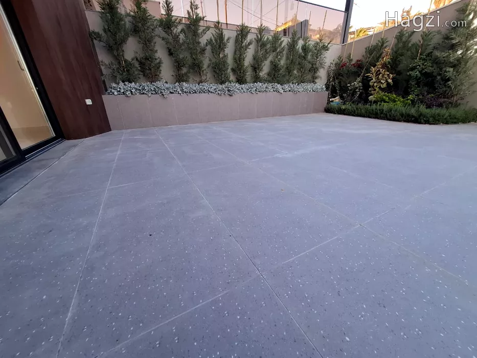 Image slider -  - main image