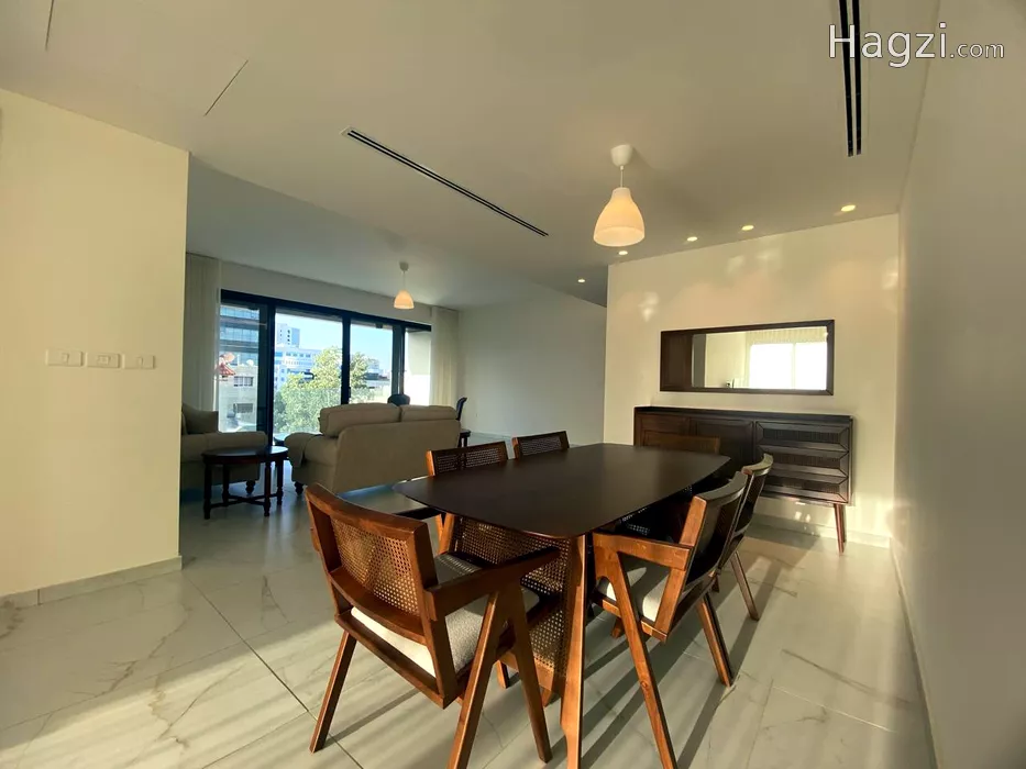 Image slider -  - main image