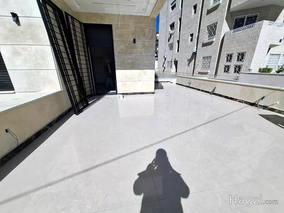 Image slider -  - main image