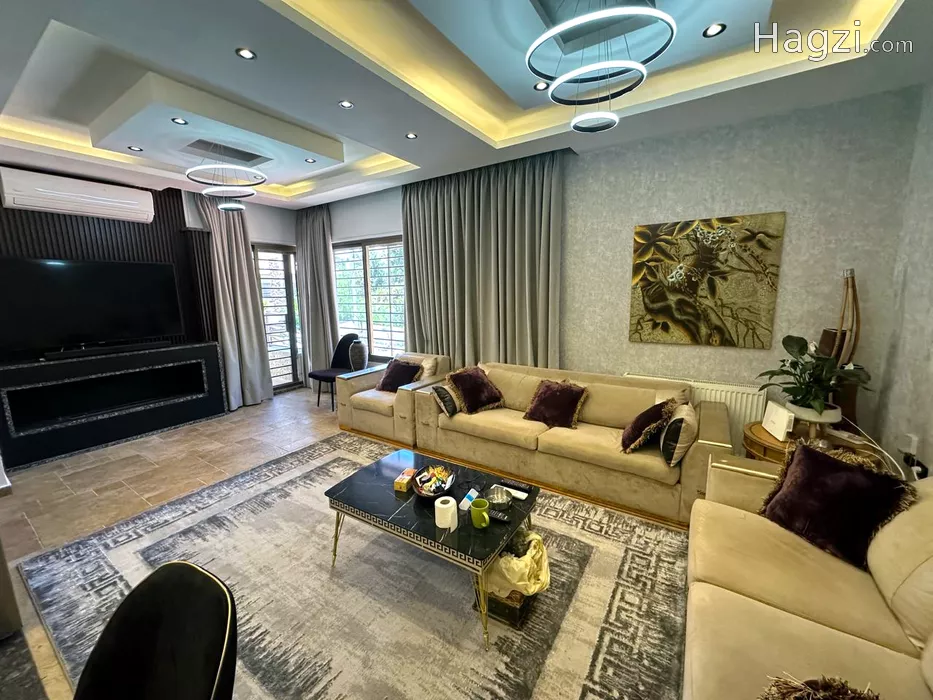 Image slider -  - main image