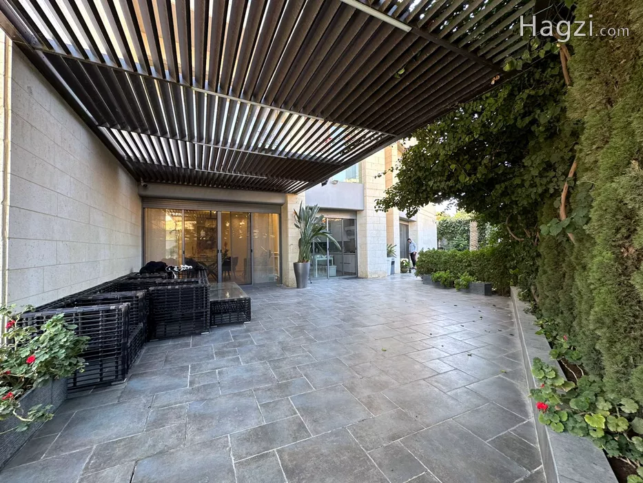 Image slider -  - main image