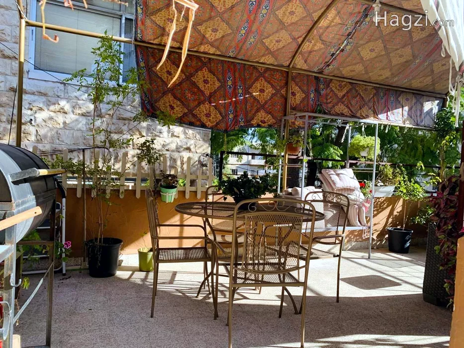 Image slider -  - main image