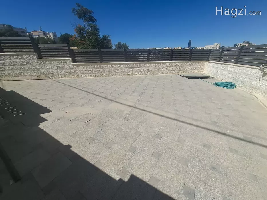 Image slider -  - main image