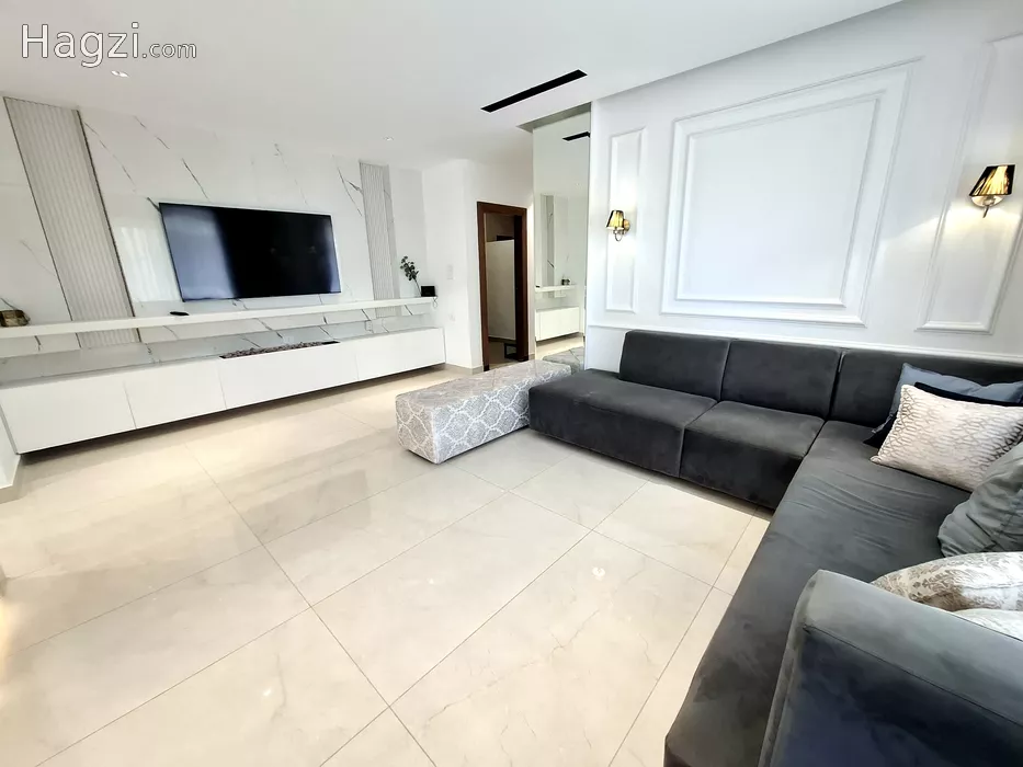 Image slider -  - main image