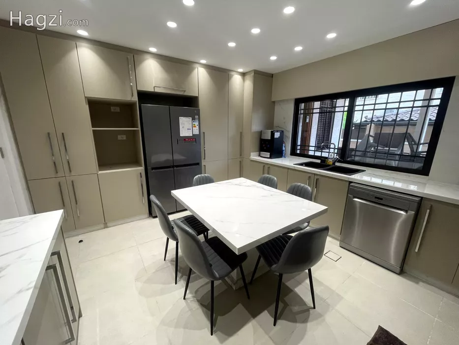 Image slider -  - main image