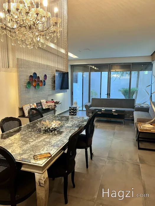 Image slider -  - main image