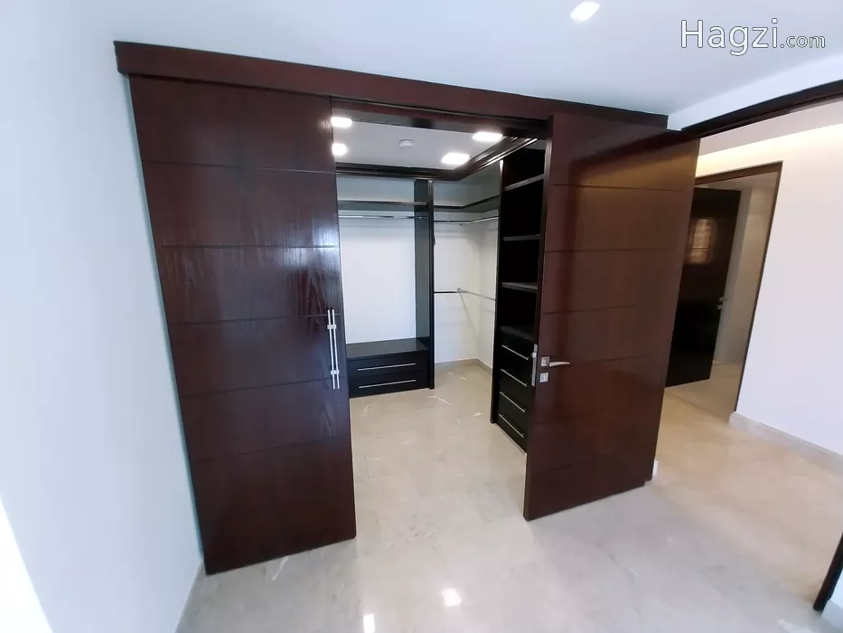 Image slider -  - main image