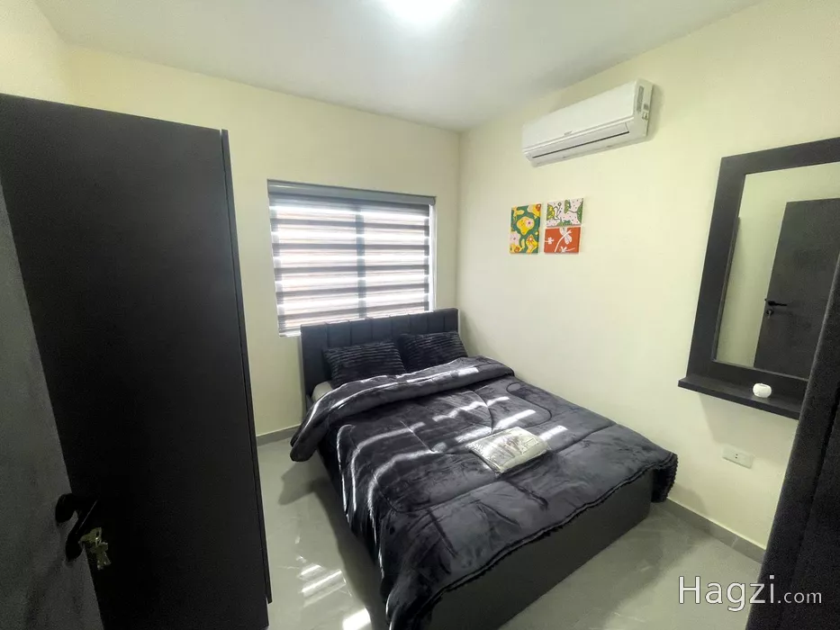 Image slider -  - main image