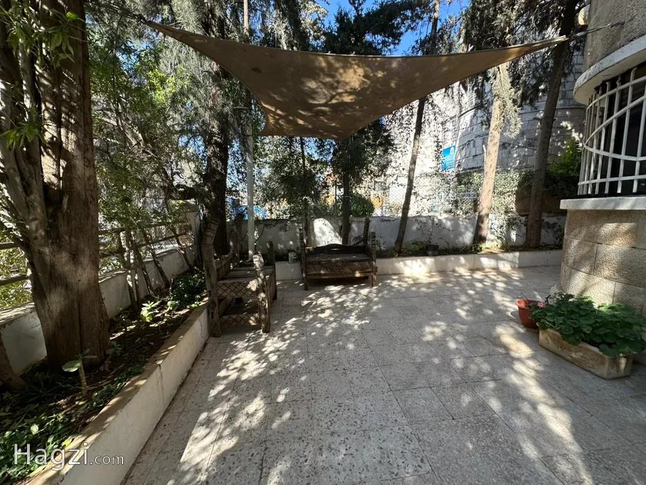 Image slider -  - main image