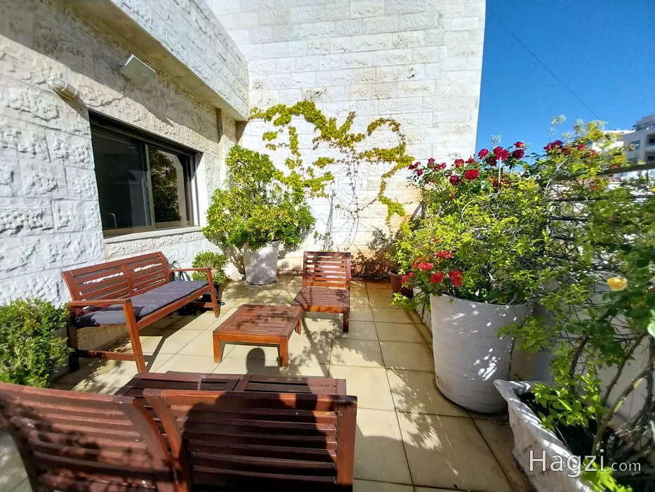 Image slider -  - main image