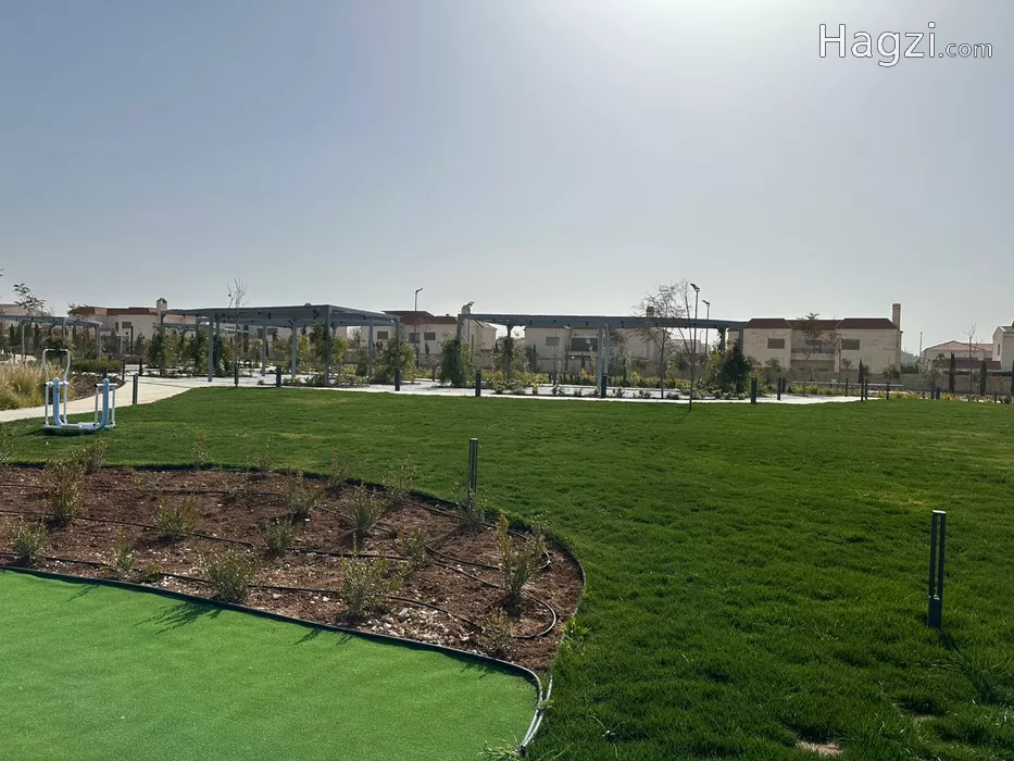 Image slider -  - main image