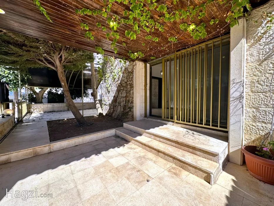 Image slider -  - main image