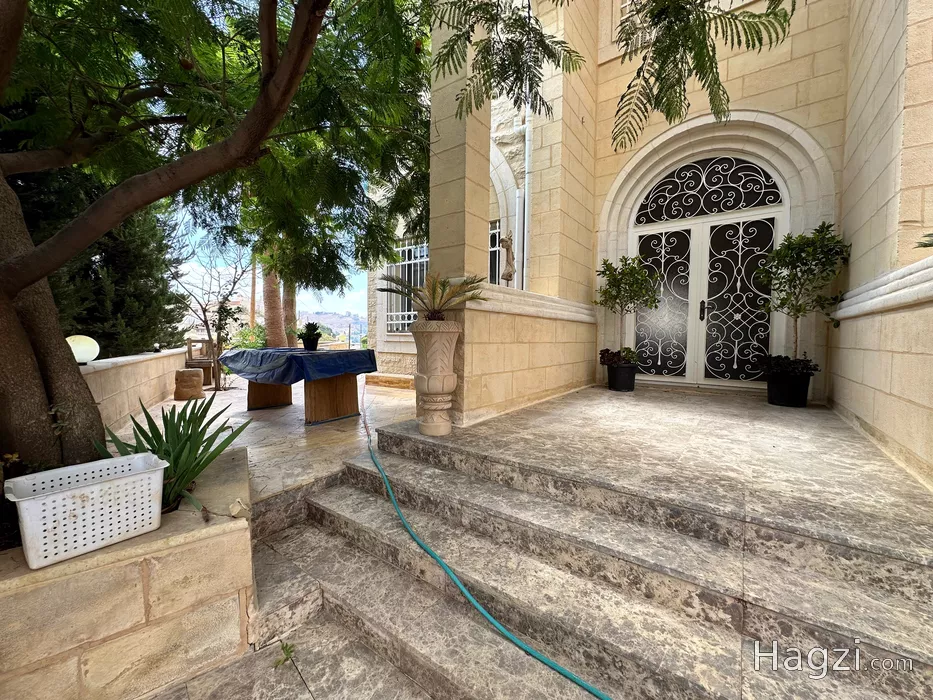 Image slider -  - main image