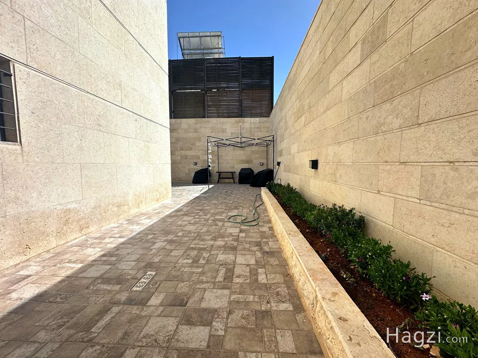 Image slider -  - main image