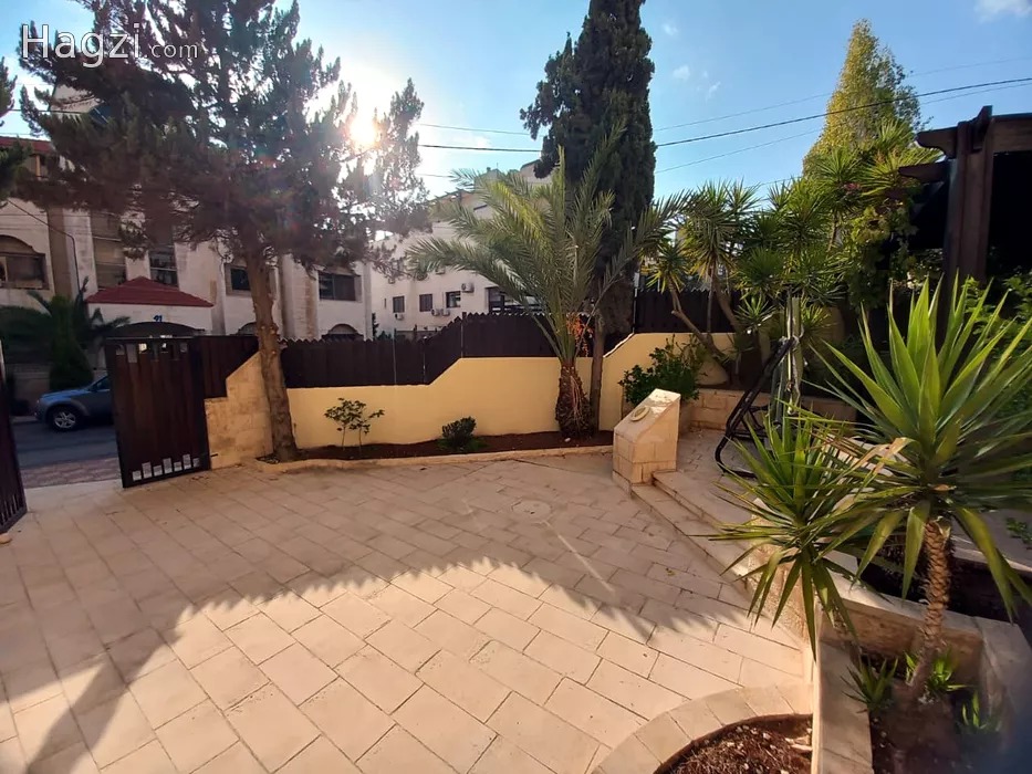 Image slider -  - main image