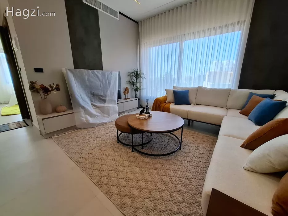 Image slider -  - main image