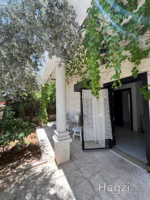 Image slider -  - main image