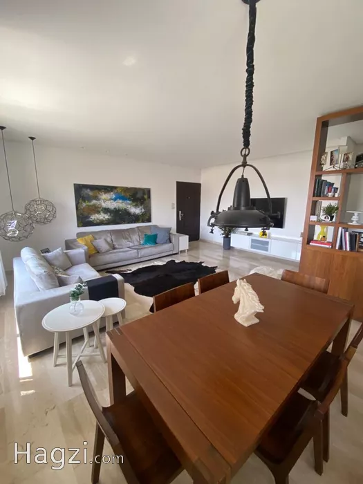 Image slider -  - main image